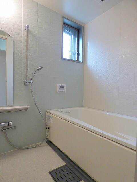 物件内観写真8　(お風呂も綺麗です！追炊機能つき！)