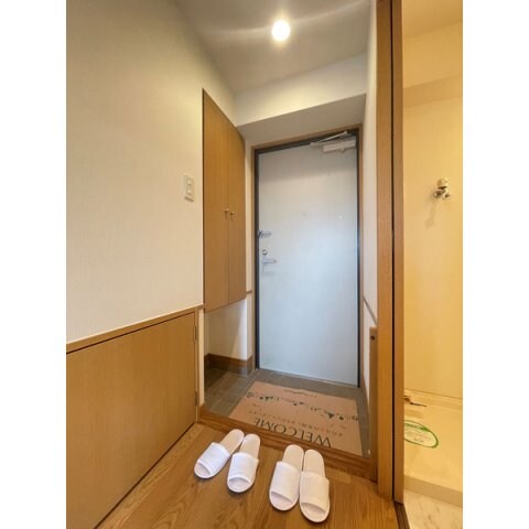 物件内観写真5　(玄関)