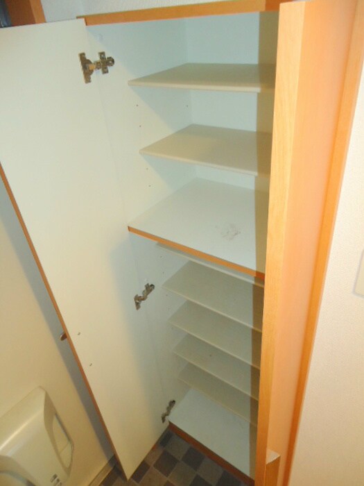 物件内観写真4　(玄関※写真と異なる場合現状優先。)