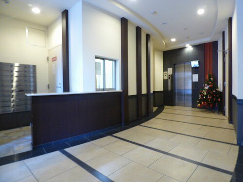 物件外観写真4　(オシャレな印象のロビーです★)