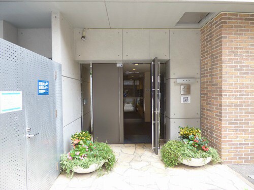 物件外観写真5　(素敵なエントランス)