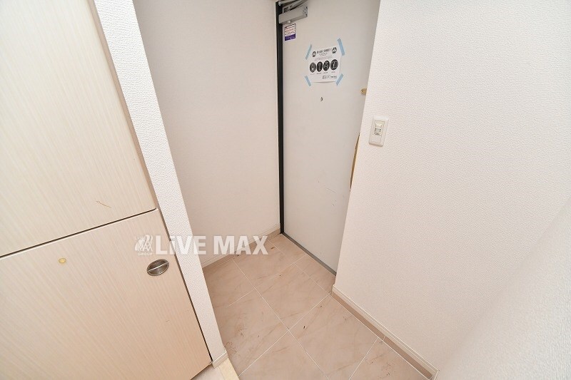 物件内観写真18　(玄関)