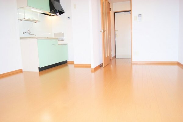 物件内観写真15　(広々と綺麗なリビングですｙ★)