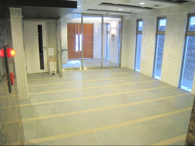 物件外観写真2　(綺麗なロビー)