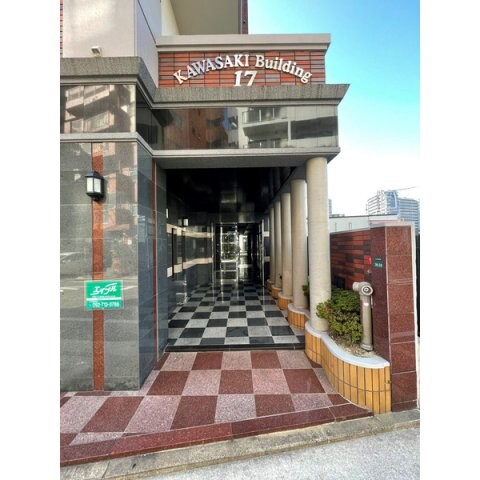 物件外観写真3　(エントランスも綺麗☆)