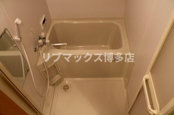 浴室(※写真と異なる場合現状優先)