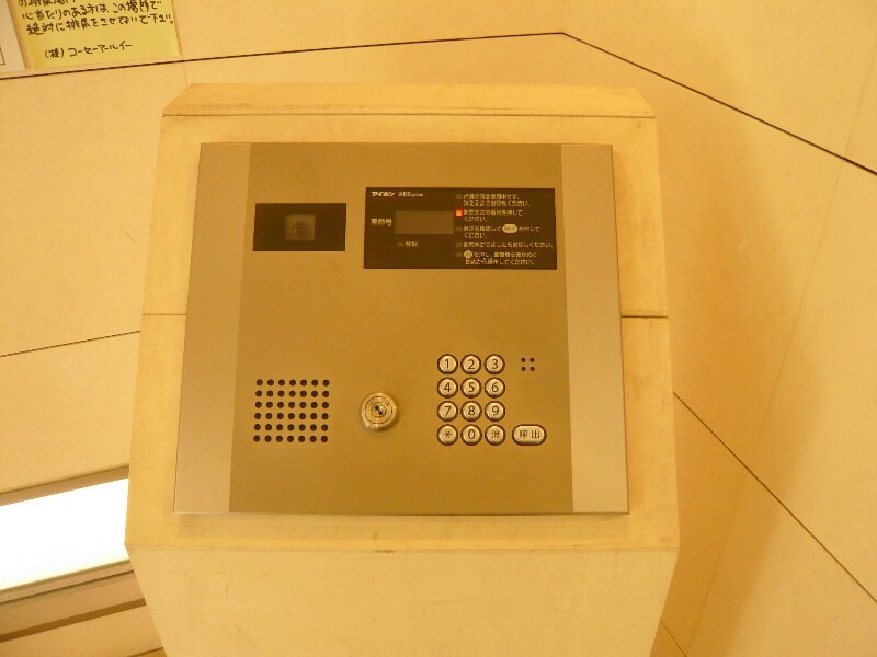 物件内観写真17　(オートロック付で安心です)