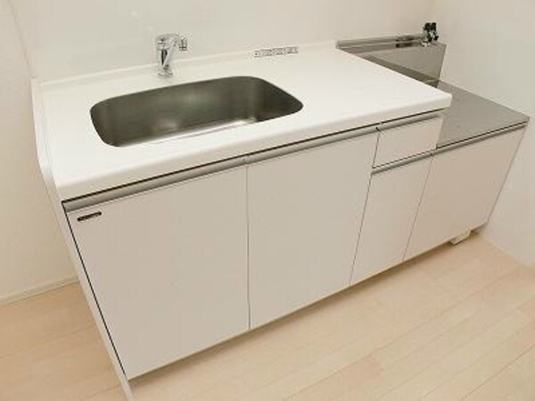 キッチン(2口ガスコンロ設置可能)