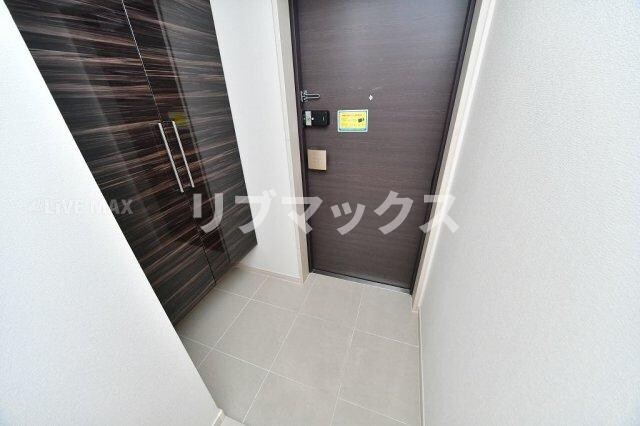 物件内観写真10　(収納もある玄関です)