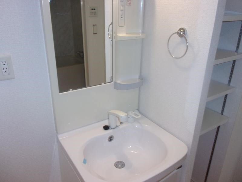 物件内観写真9　(※別号室参考写真)