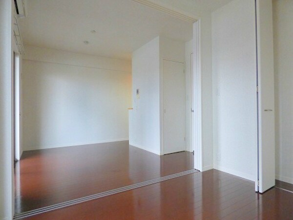 居室(※写真と異なる場合現状優先。)