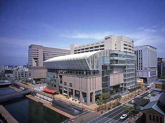 物件外観写真7　(博多リバレイン･イニミニマニモ（465m）)