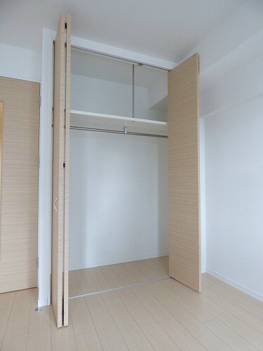 物件内観写真18　(クローゼットもあるので収納もたっぷり☆)