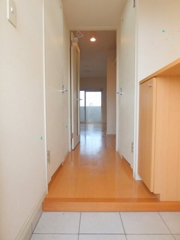 玄関(※写真と異なる場合は現状優先。)