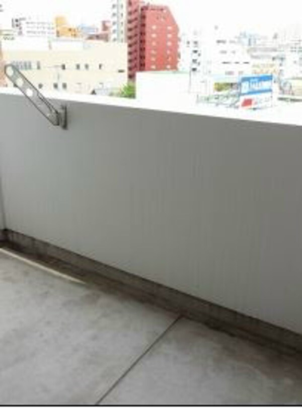 バルコニー(広め設計のバルコニーで洗濯物も楽々★)