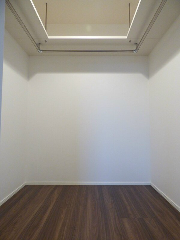 建物設備(広いウォークインクローゼット完備です☆)