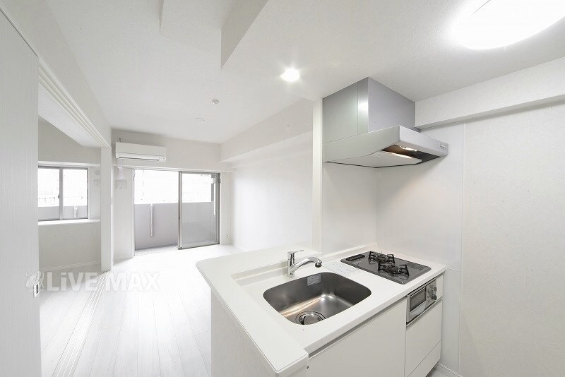 物件内観写真5　(コンパクトなキッチンで掃除もラクラク)