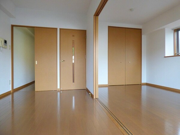 居室(※写真と異なる場合は現状優先)