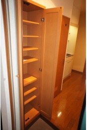 物件内観写真3　(下駄箱)