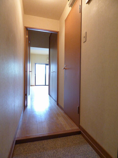 物件内観写真5　(玄関※写真と異なる場合現状優先。)