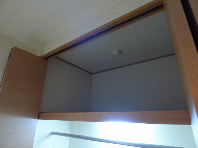 物件内観写真16　(上部収納☆)