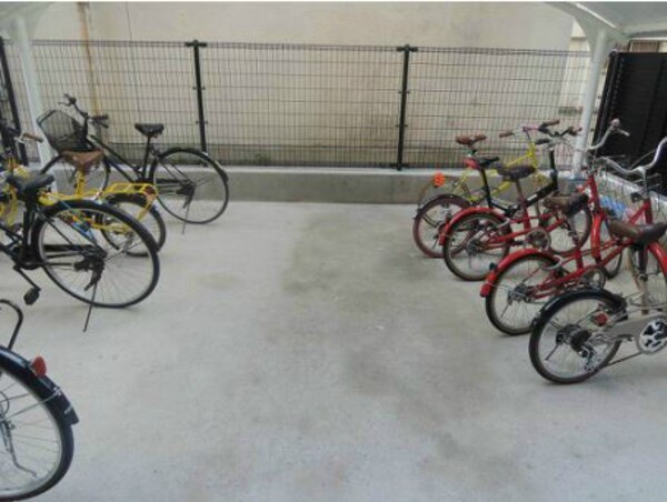 建物設備(広いスペースの駐輪場です！)