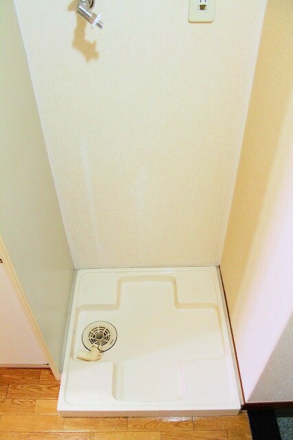 物件内観写真13　(洗濯機置き場)