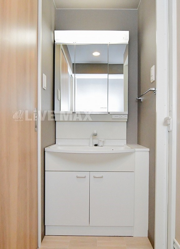 物件内観写真10　(忙しい朝にも便利な独立洗面台★)