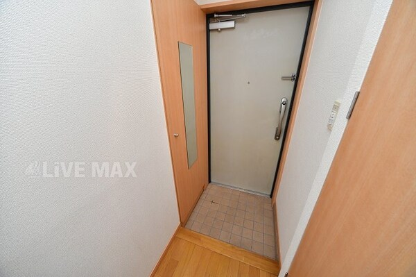 玄関(※写真と異なる場合は現状優先)