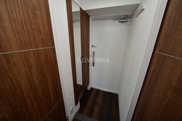 玄関(※別号室参考写真)