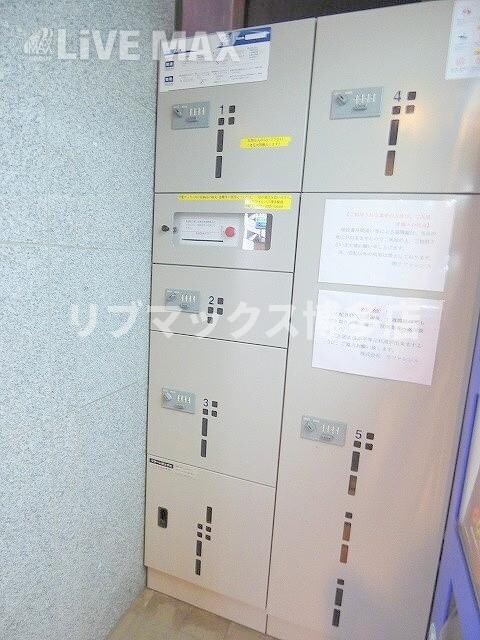 物件内観写真15　(不在時の荷物受け取りに便利な宅配ＢＯＸ★)