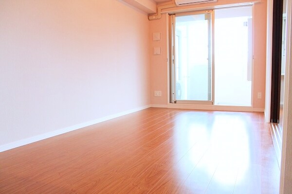 居室(※写真と異なる場合は現状優先。)