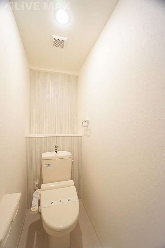 物件内観写真12　(人気設備のウォシュレット機能を標準装備★)