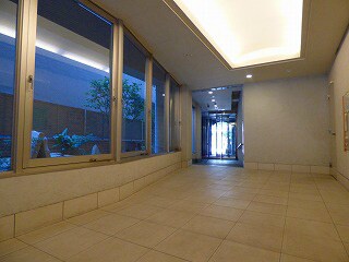 物件外観写真3　(綺麗なロビー)