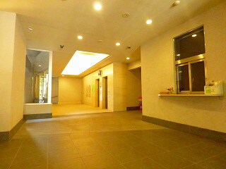 物件内観写真28　(広いロビー)