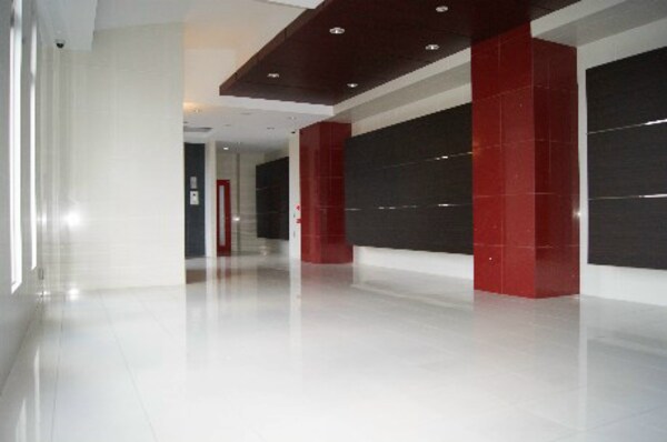 エントランス(オシャレな印象のロビーです★)