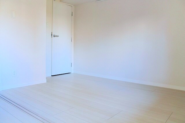 物件内観写真5　(洋室)