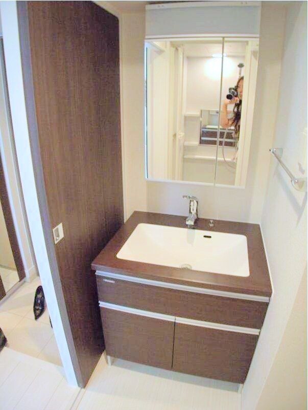 物件内観写真8　(洗面台)