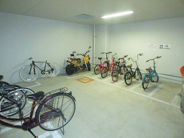 建物設備(駐輪場)