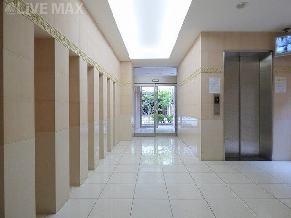 ロビー・ラウンジ(オシャレなエントランスです)