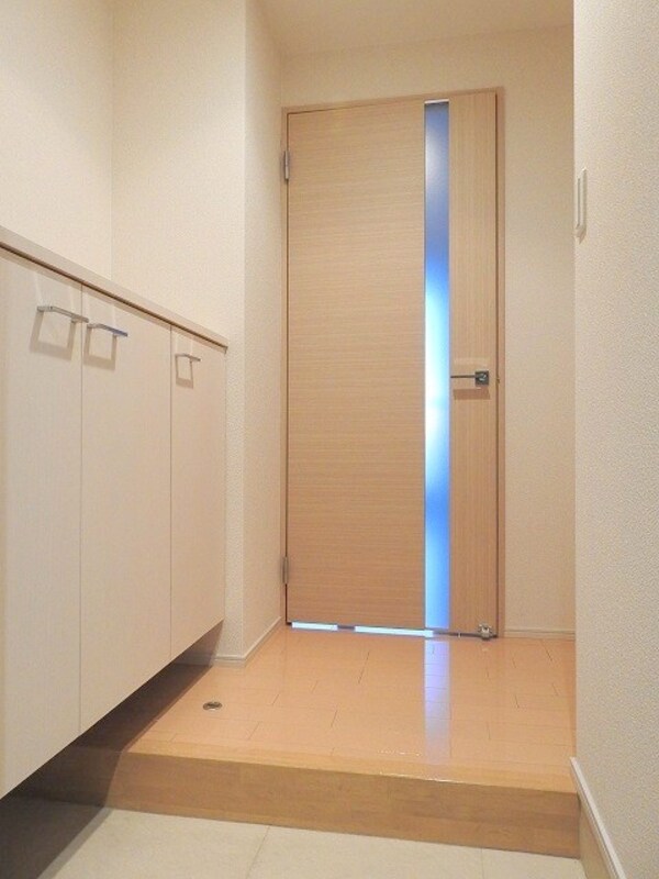 玄関(※写真と異なる場合は現状優先。)