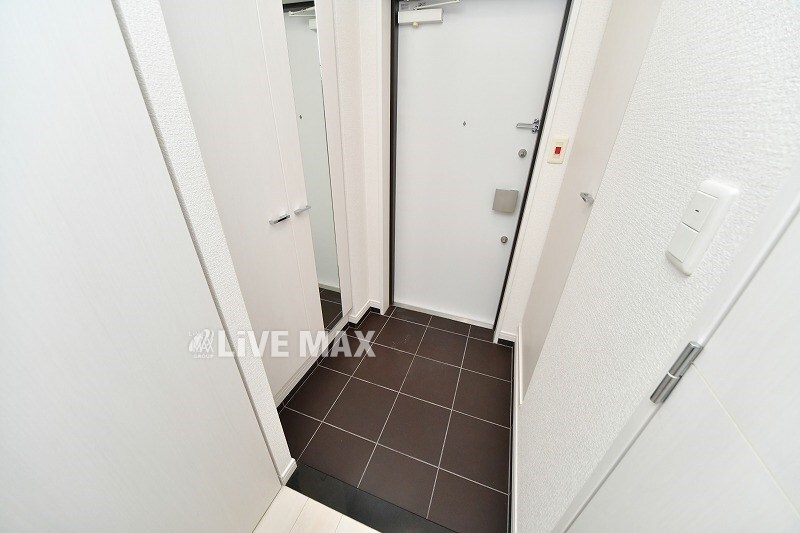 物件内観写真8　(綺麗な玄関☆)