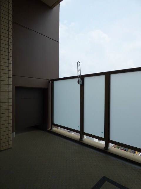 物件内観写真10　(広めのバルコニー)