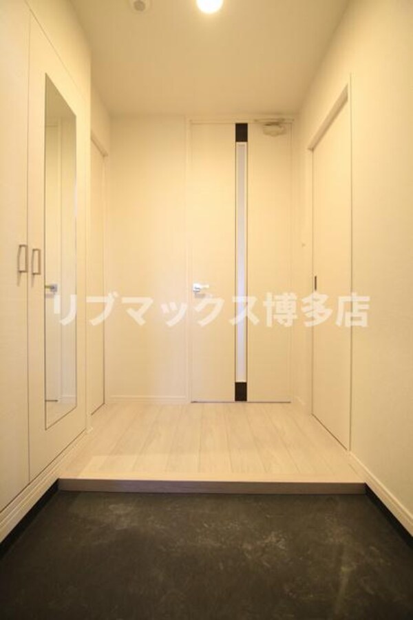 玄関(落ち着いた玄関です)