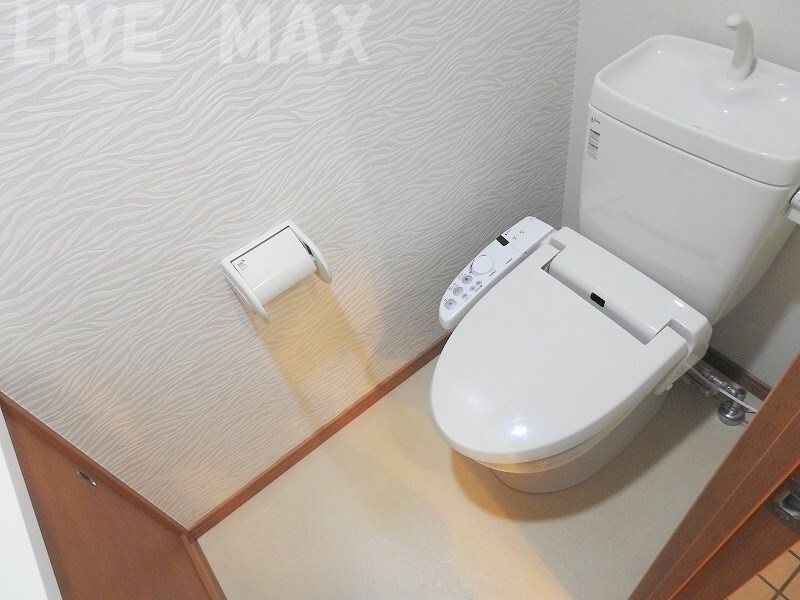 物件内観写真13　(綺麗なウォシュレット付きトイレです。)