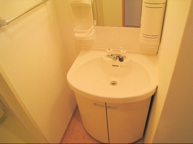 物件内観写真10　(洗面台※写真と異なる場合現状優先)