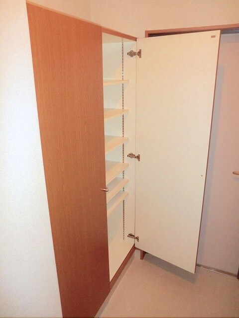 物件内観写真2　(※写真と異なる場合は現状優先。)