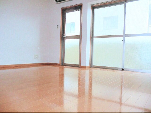 物件内観写真5　(※写真と異なる場合は現状優先。)