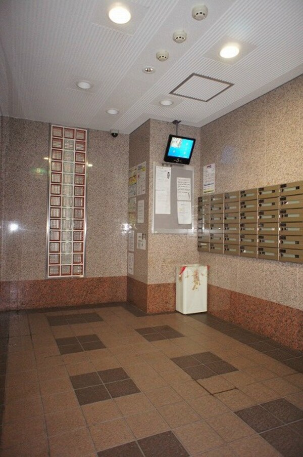 ロビー・ラウンジ(綺麗なロビー・防犯カメラ)