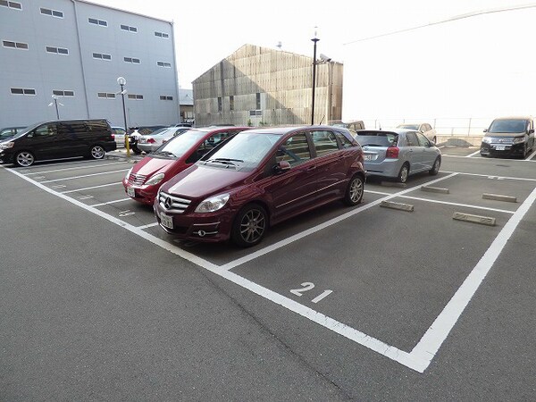 駐車場(敷地内平置き駐車場有)